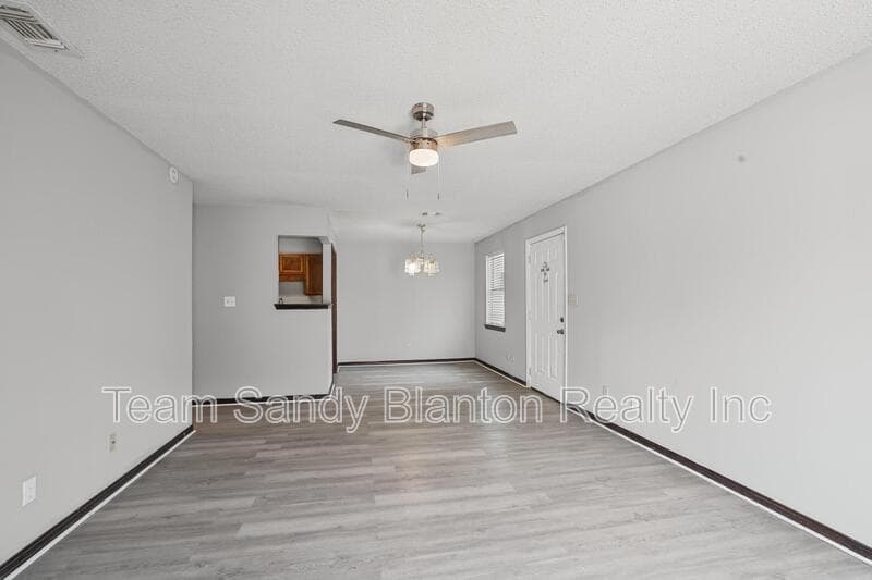 Pensacola House: 455 Stara Circle