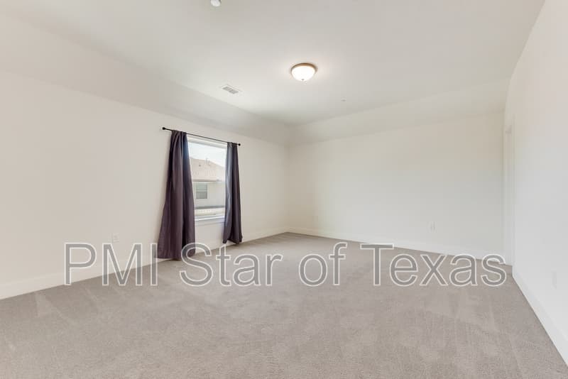 Arlington Townhome: 889 Birds Fort Trail