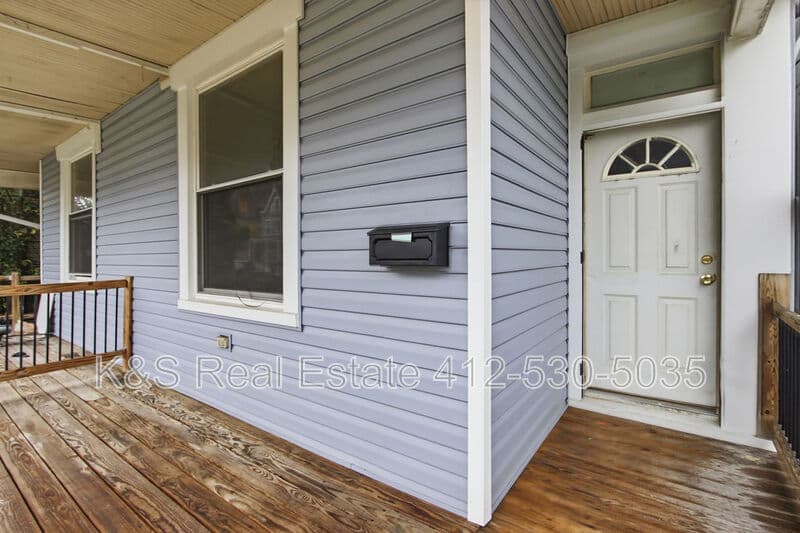 Pittsburgh House: 29 East Orchard Avenue