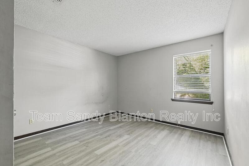 Pensacola House: 455 Stara Circle