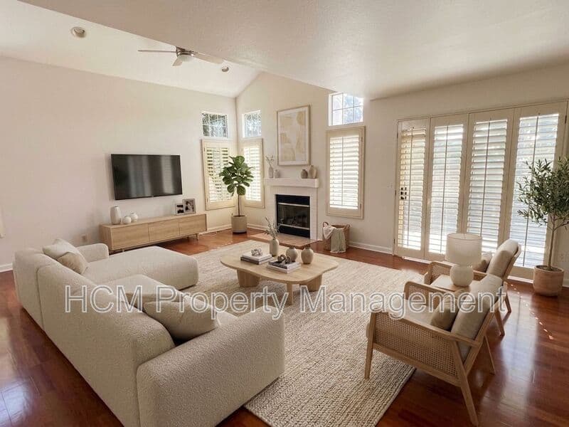 Irvine House: 46 Almador