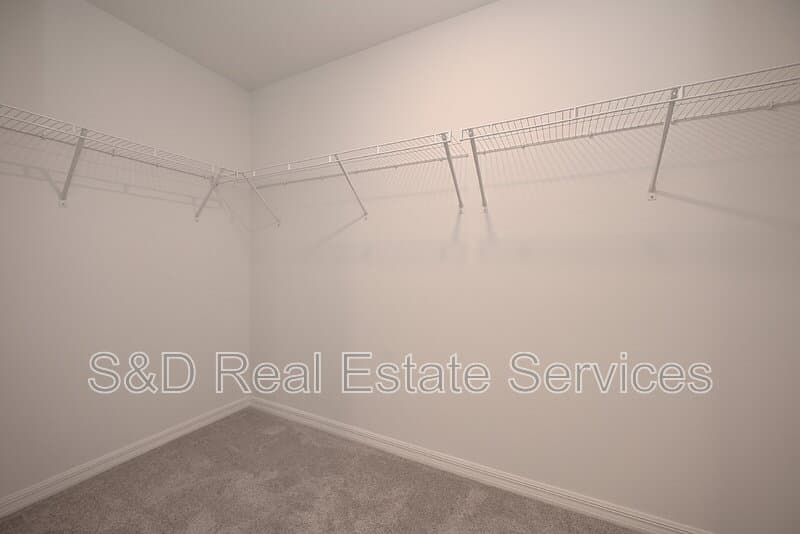 Lakeland House: 7847 Abagail Dr.
