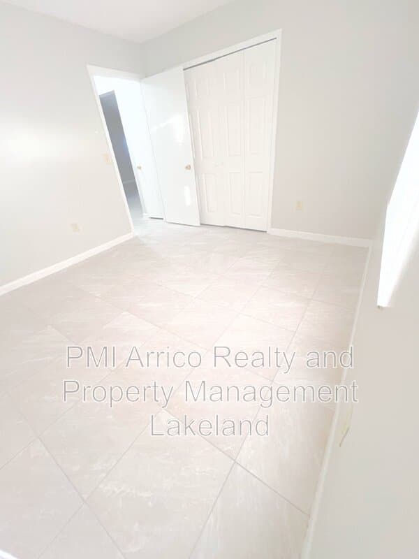 Bartow Condo: 265 Fleetwood Ave