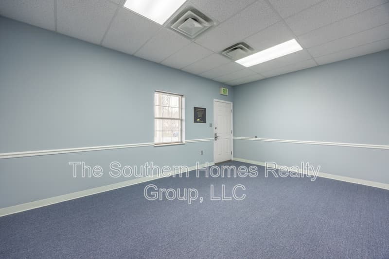 Etowah House: 305 Grady Road - 1