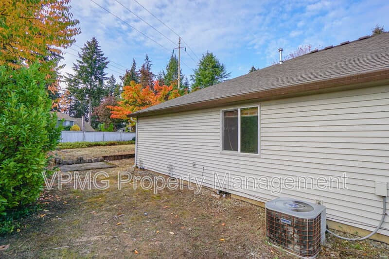 Vancouver House: 15807 NE 40th St