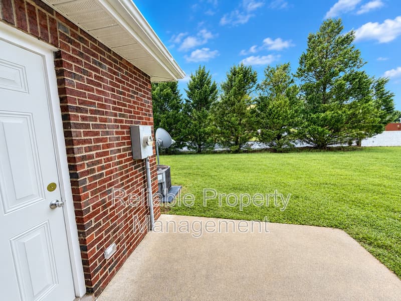 Selma Townhome: 102 Boykin Ave