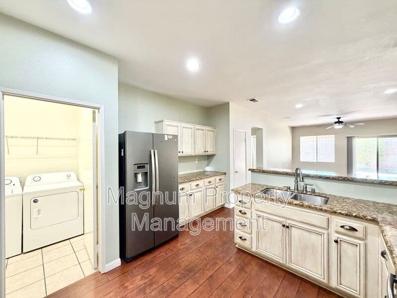 Menifee House: 33205 Gypsum St