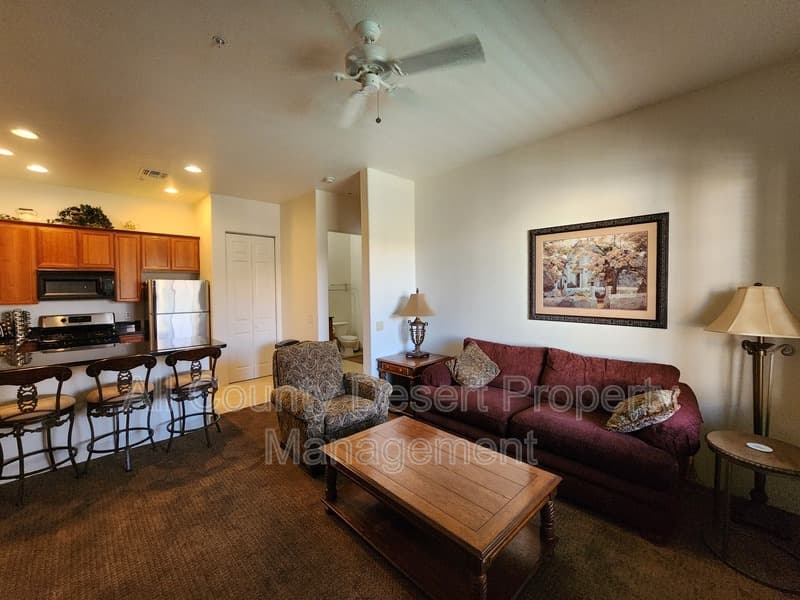 La Quinta Condo: 50650 Santa Rosa Plaza