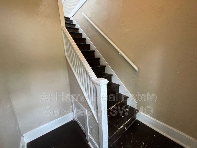 Springfield Townhome: 746 S Fremont Ave