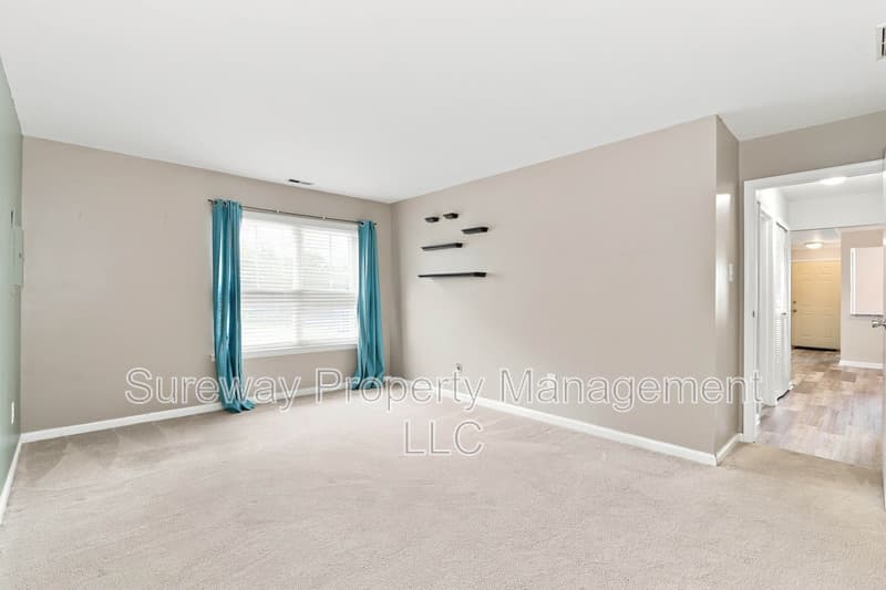 Sewell Condo: 727 Sedgewick Ct