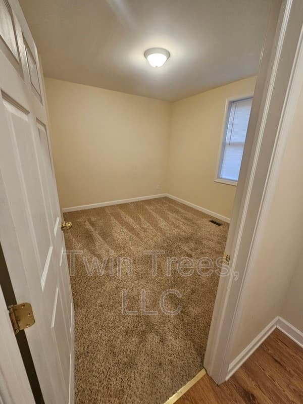 Mount Jackson Condo: 5907 Gospel St