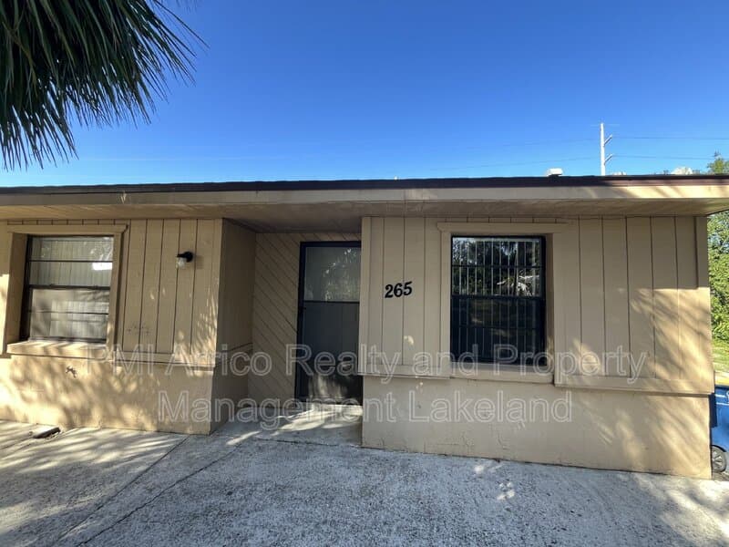 Bartow Condo: 265 Fleetwood Ave