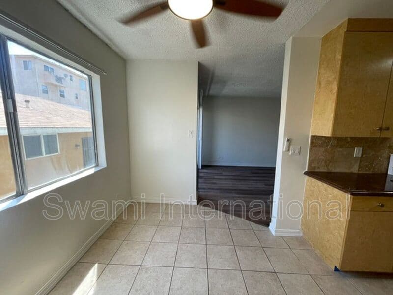 Inglewood Condo: 332 W. Regent St.