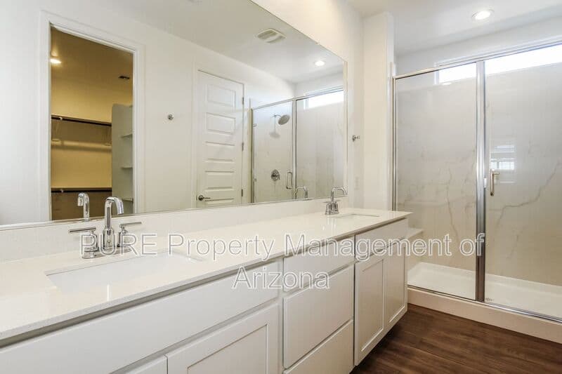 Phoenix House: 9524 W Flower St