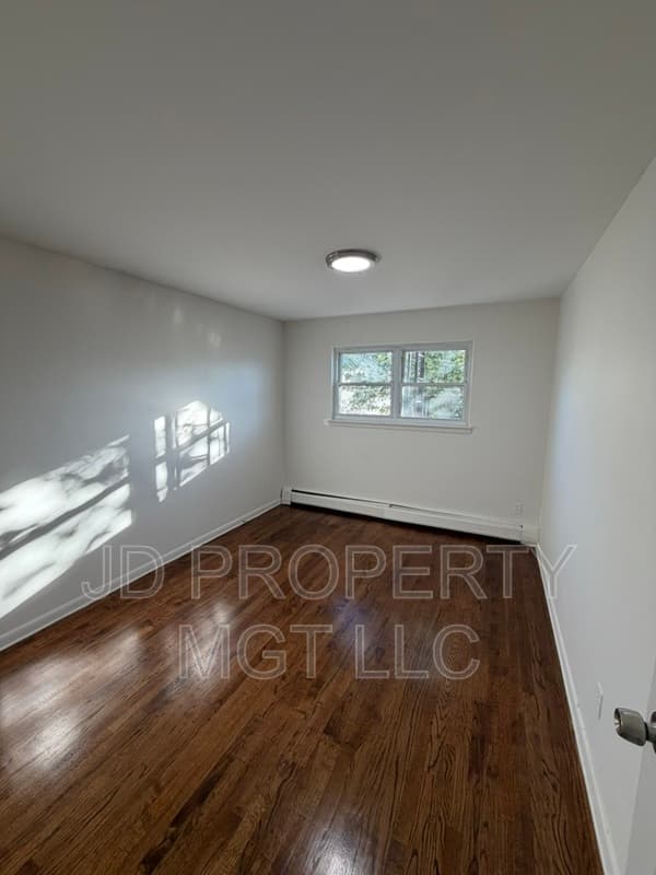 FAIRVIEW Condo: 458 WALKER STREET - 2