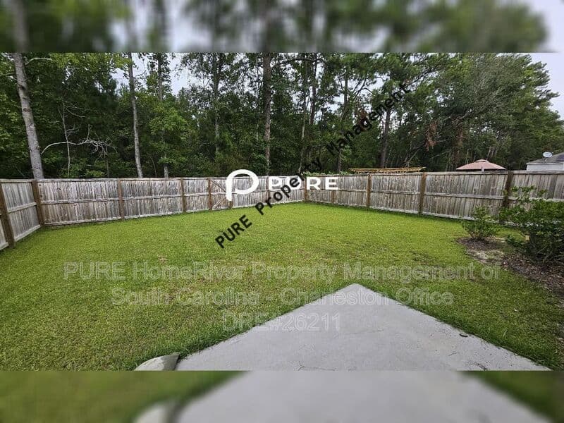 Summerville House: 108 Sweet Cherry Ln