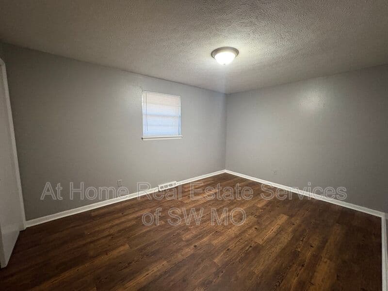 Springfield Condo: 2002-B E Monroe St