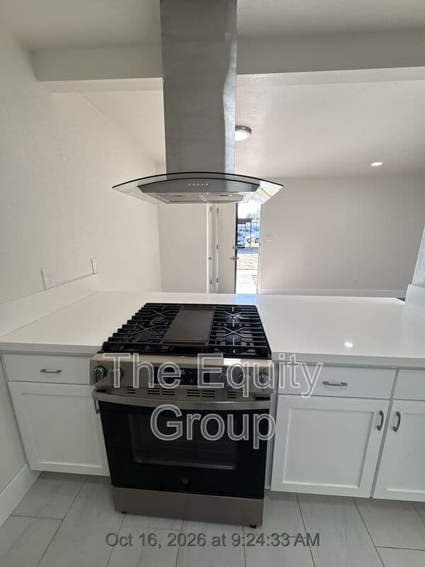 Visalia House: 3515 W Campus Ave -1