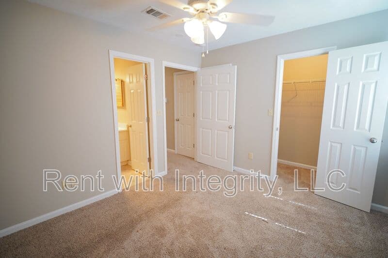 Tallahassee House: 2414 Manzanita Court