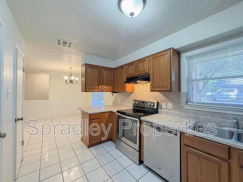 Temple House: 2101 Buckskin Trl