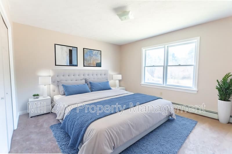 Manchester Condo: 1991 Bodwell Road