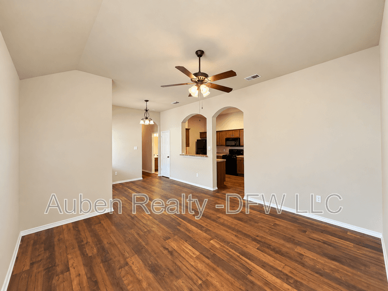 Mansfield House: 1426 Ravenwood Drive