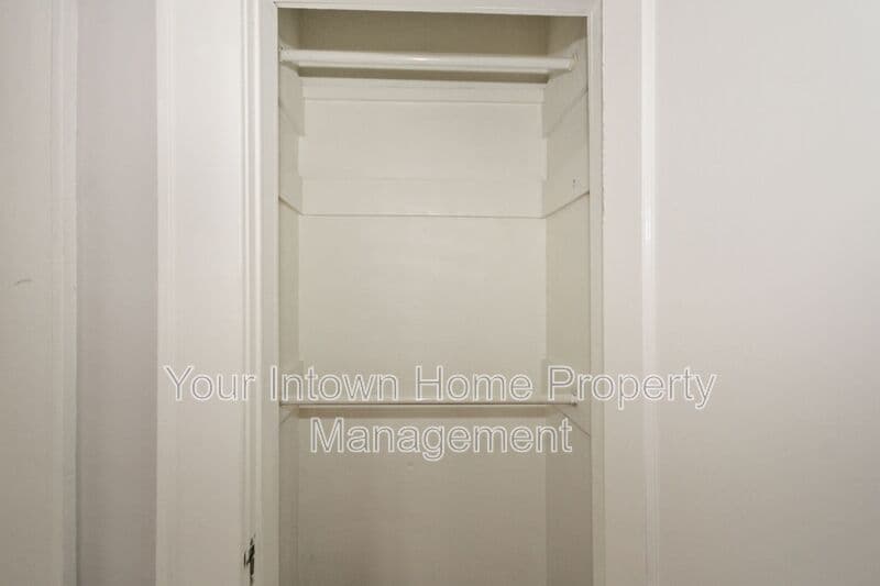 Atlanta House: 619 Cooledge Ave NE