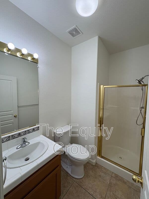 Visalia House: 5928 West Whitley Ave