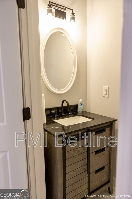 College Park House: 4644 Creekside Cove