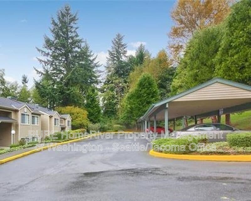 Federal Way Condo: 31500 33rd PL SW