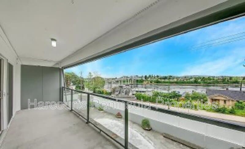 Bremerton Condo: 1142 Wheaton Way