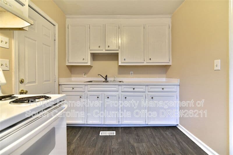 Columbia House: 1545 Lilly Avenue