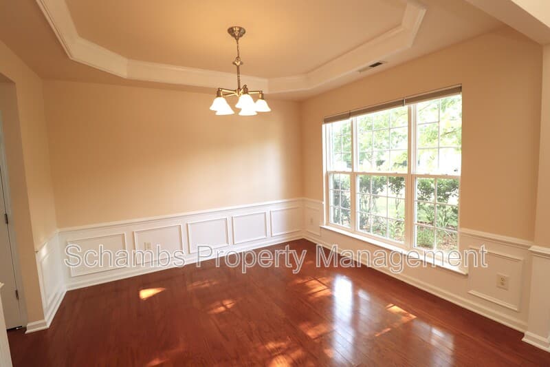 Raleigh House: 12554 Honeychurch St