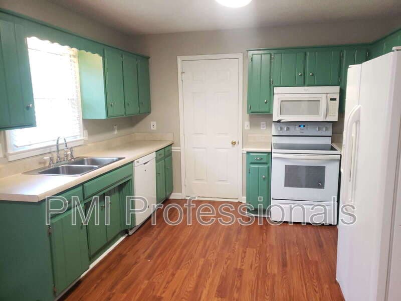 Murfreesboro House: 218 Beechwood Cir