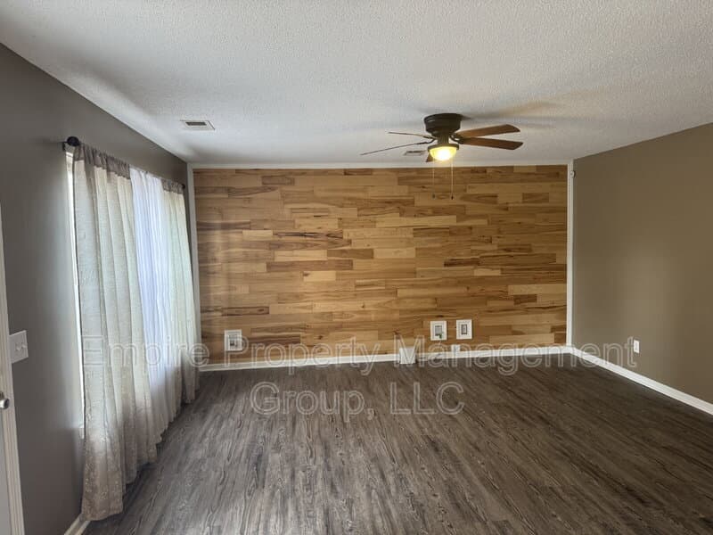 Blythewood House: 66 Sand Oak Court