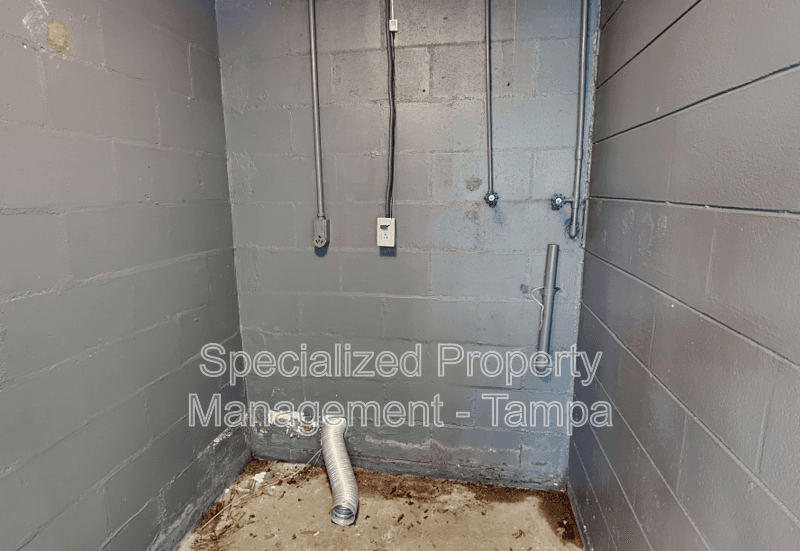 Tampa House: 311 W Fern St