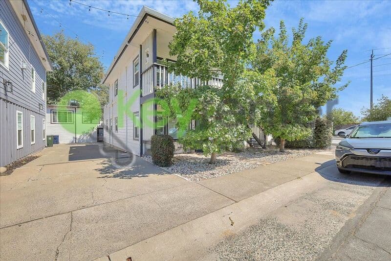 Sacramento House: 2169 Perkins Way
