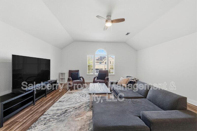Fort Worth House: 4943 Sunset Ridge Drive