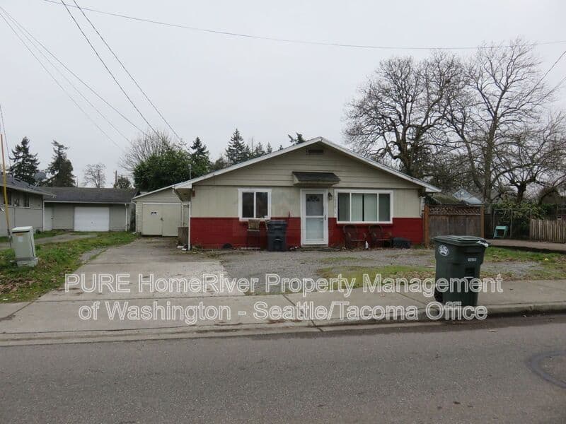 Lakewood House: 15301 Portland Avenue SW