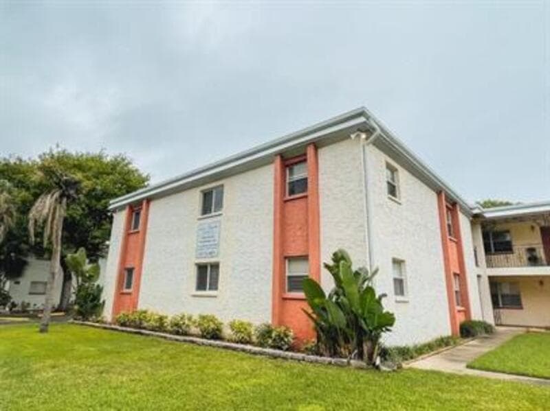 St. Petersburg Condo: 4729 39th Avenue North - 101