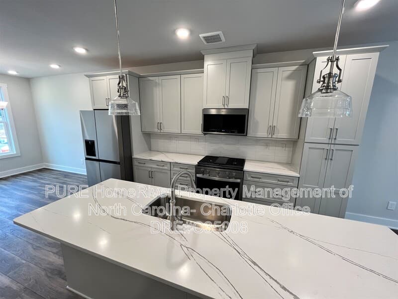 Charlotte House: 611 W Tremont Ave