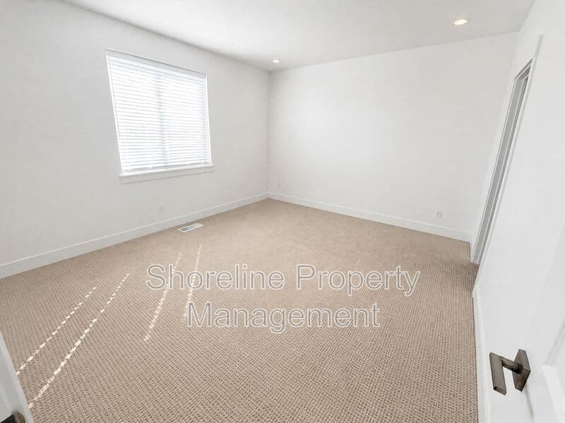 Star House: 8547 W Millcreek Drive