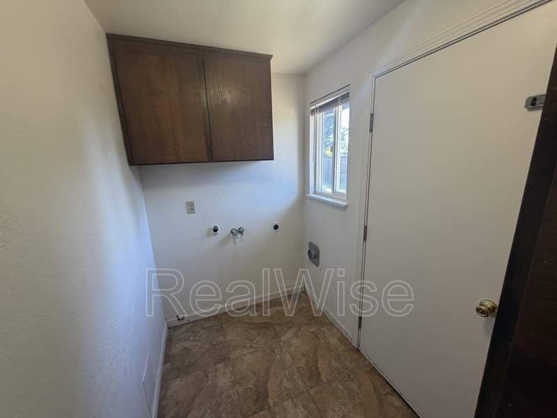 Grants Pass House: 1125 SW Bridge St