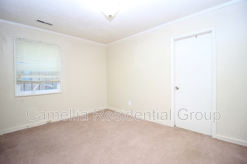 Birmingham House: 1240 Rayfield Drive