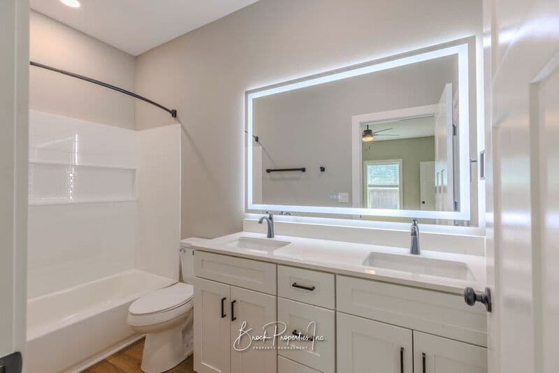 Pensacola House: 8391 Kipling St