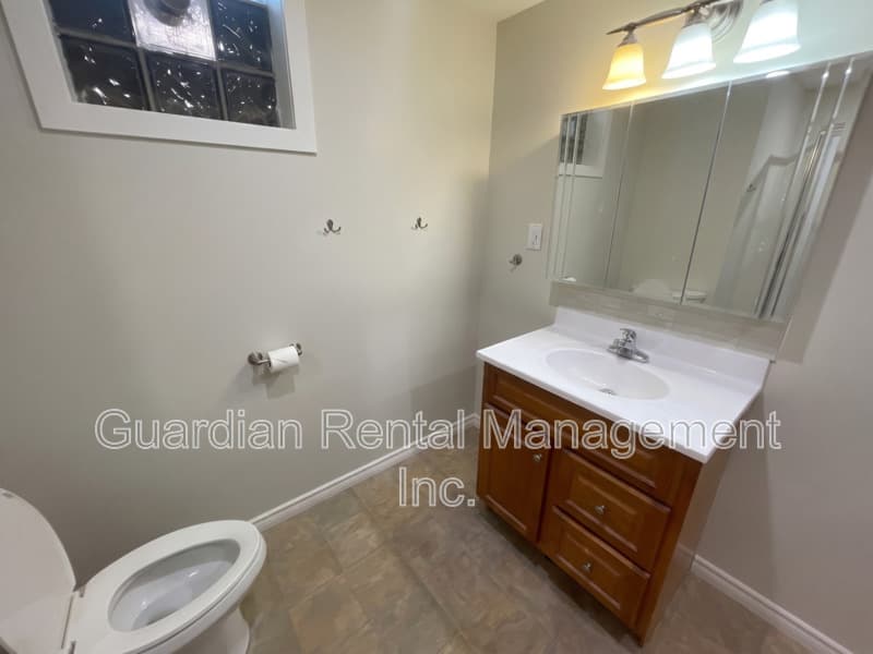 Thunder Bay Condo: 325 Albany St