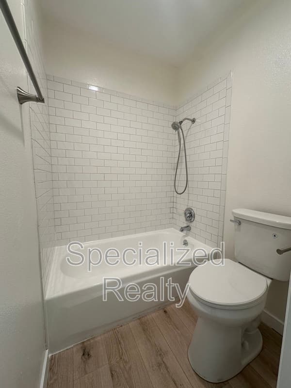 Glendale Condo: 409 Burchett Street