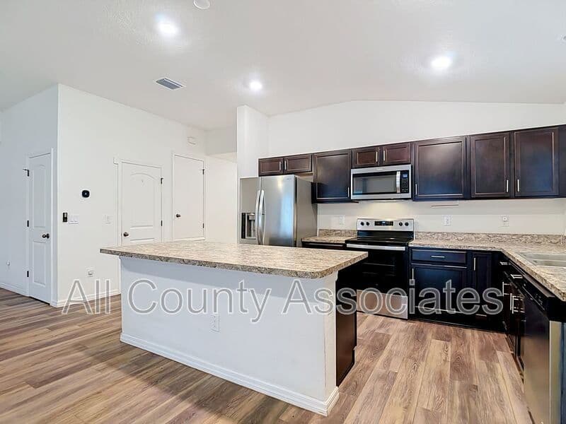 Hudson House: 12542 Achasta Blvd