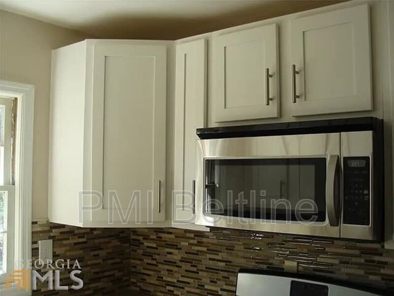 Decatur House: 2881 Monterey Drive