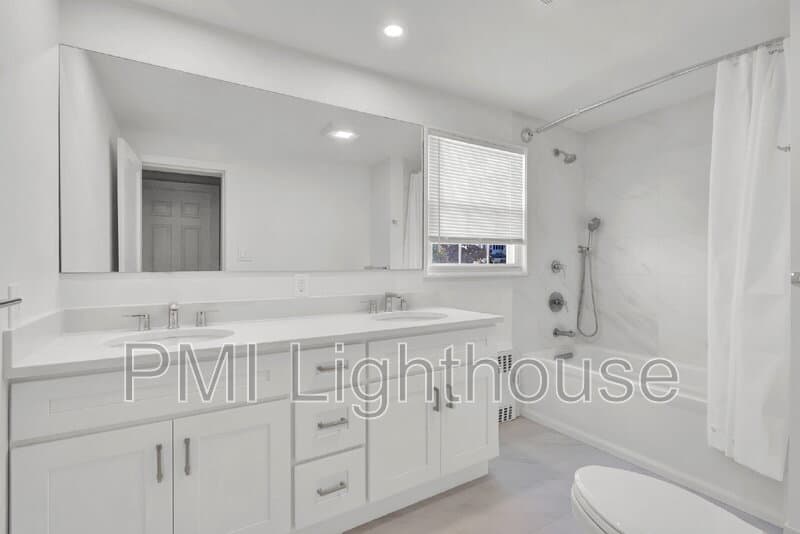 Manhasset House: 109 Chase Road